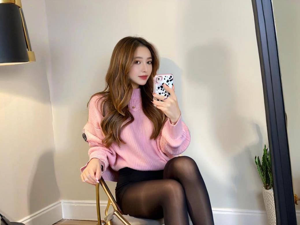 性感简直是职场女性的搭配利器！OG真人经典黑色粗跟单鞋神秘(图1)
