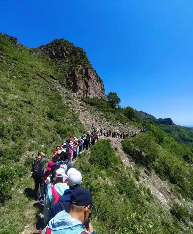 被一双“臭鞋”抢了风头OG视讯中国中产三件套(图1)