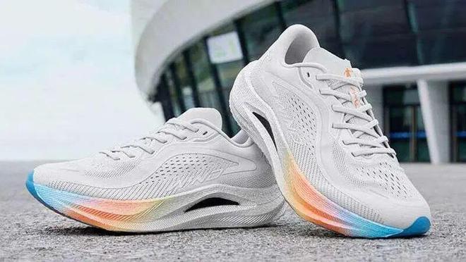 7款国产高性价比碳板跑鞋推荐！OG真人从入门到进阶全涵盖！(图12)