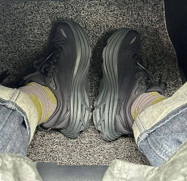 一双的HOKA们上位了OG真人耐克老了上千元(图4)